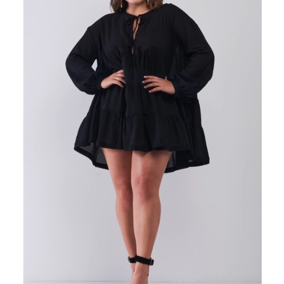 Dresses & Skirts - Black Yacht Flowy Dress